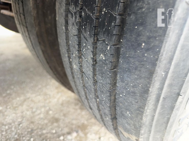 2005-kenworth-t800-image-23