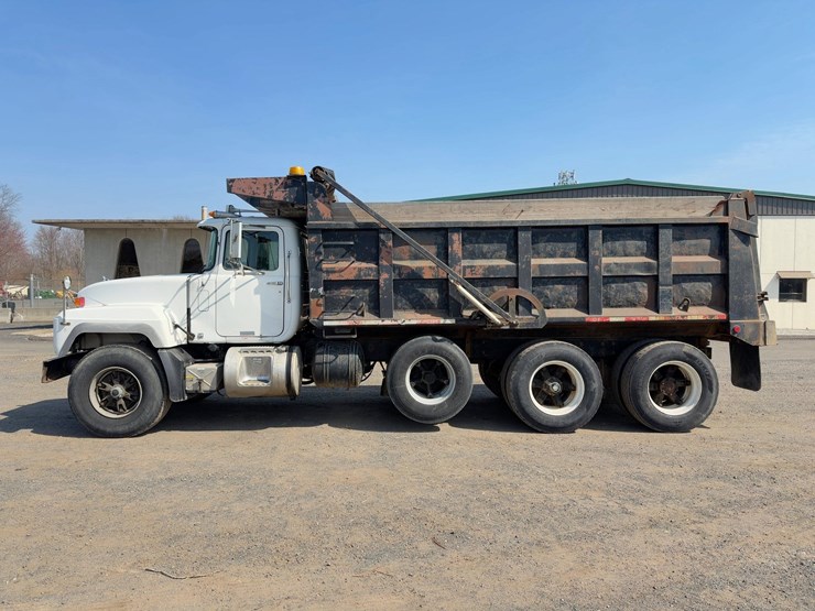 2001-mack-rd688s-image-2