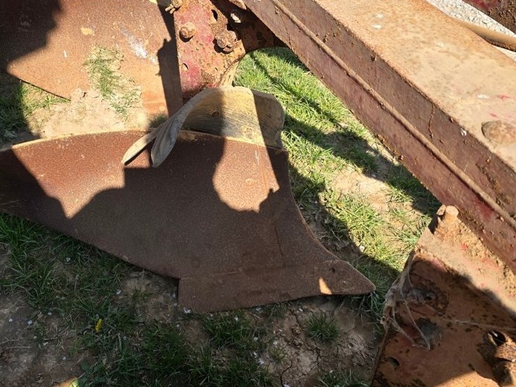 international-560-image-7