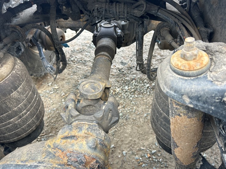 2017-kenworth-t680-image-34