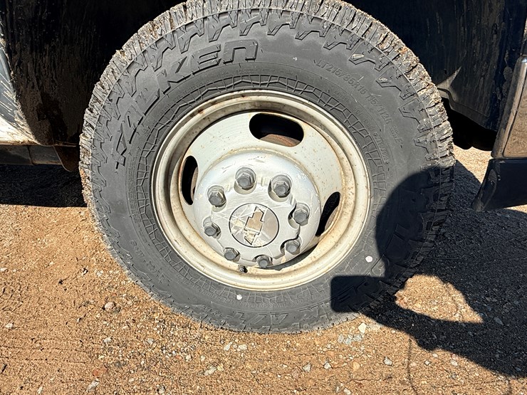 2006-chevrolet-3500hd-image-49