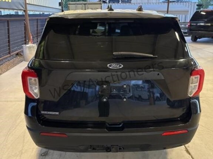 2021-ford-explorer-image-7