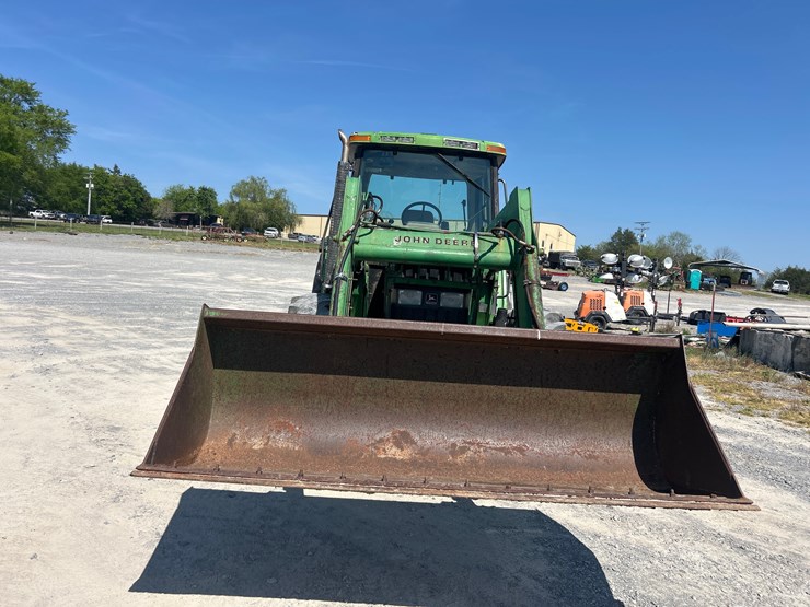 john-deere-6400-image-3