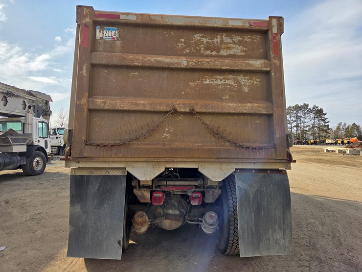 2012-international-7600-image-4