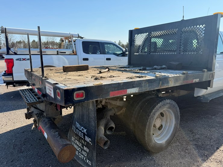 2012-ford-f550-xl-image-17