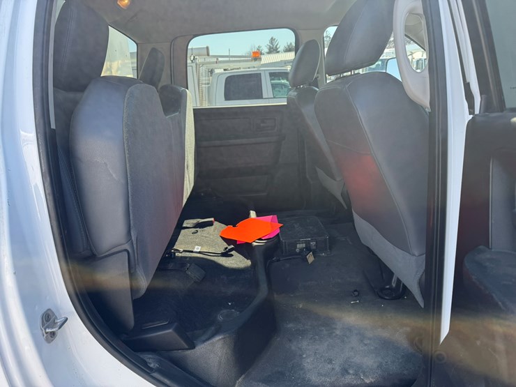 #1060-•-2015-ram-5500-heavy-duty-service-truck-image-28