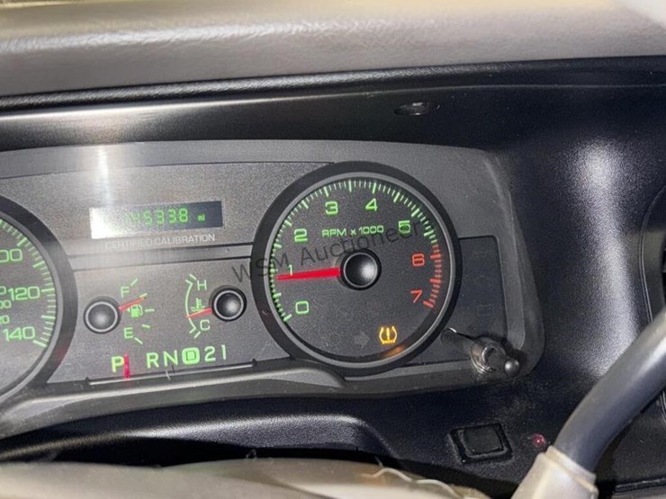 2009-ford-crown-victoria-sdn-image-20