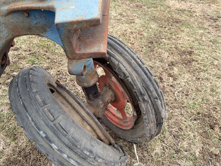 fordson-all-around-england-tractor-image-30