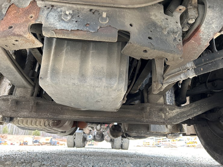 2017-massey-ferguson-8-image-31