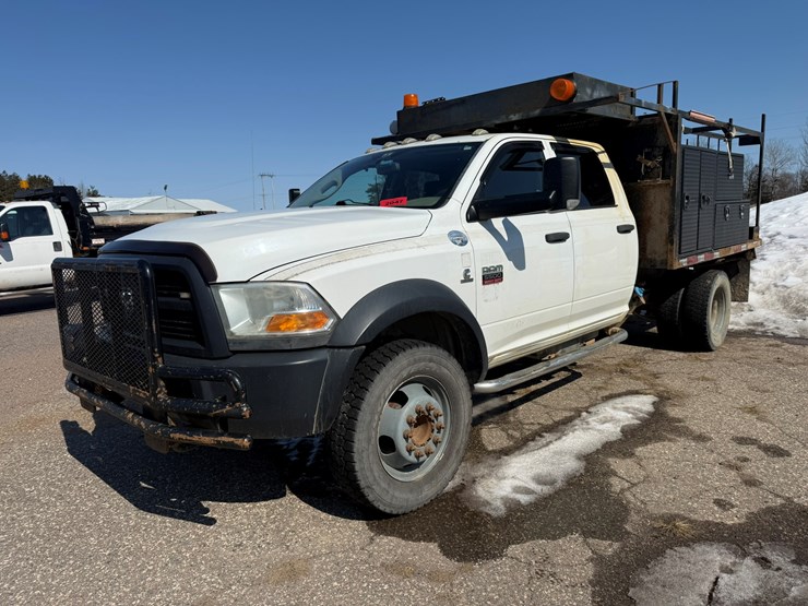 #2047-•-2012-ram-5500-heavy-duty-4x4-service-truck-image-1