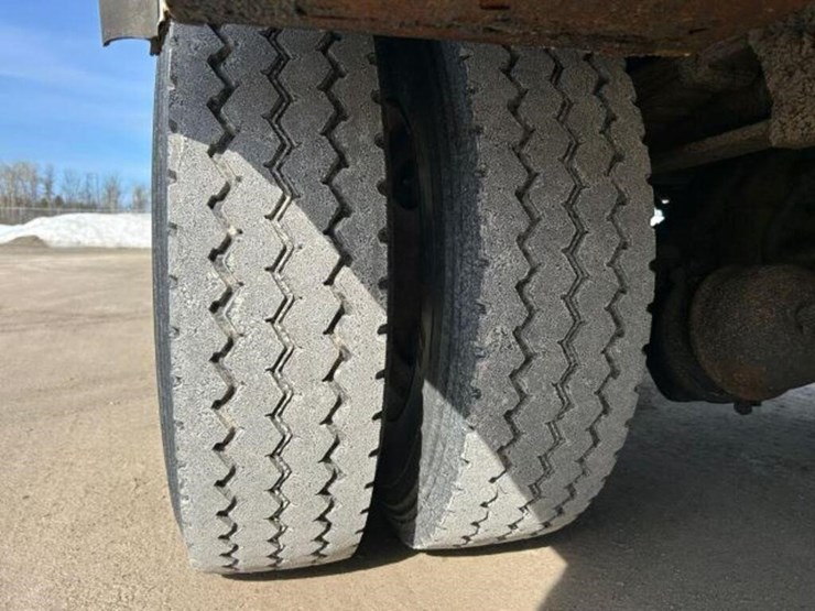 1997-ford-f800-image-81