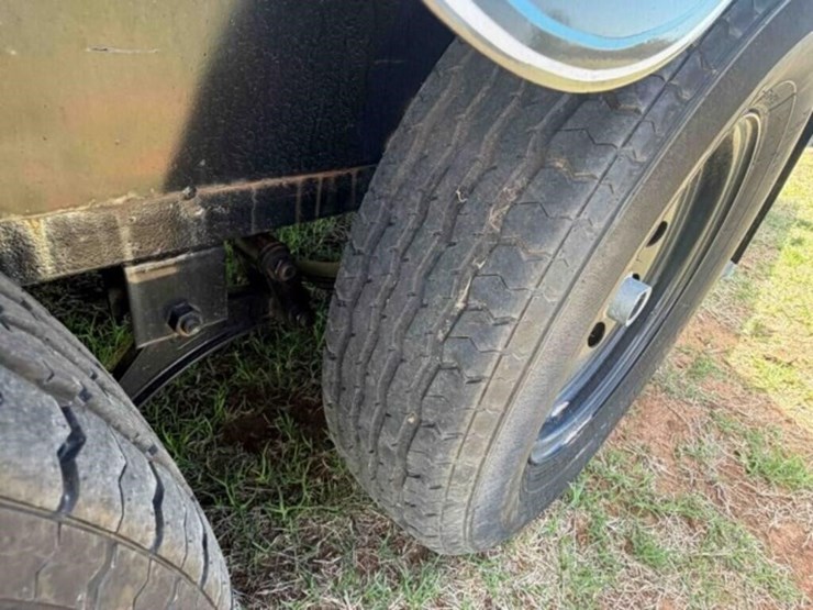 2019-tophat-car-hauler-trailer-image-10