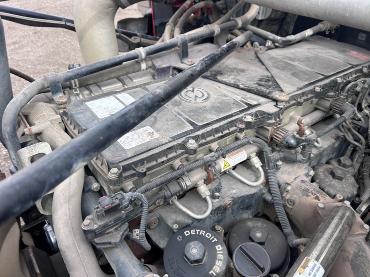 #1009-•-2012-western-star-conventional-4-sleeper-cab-truck-tractor-image-72