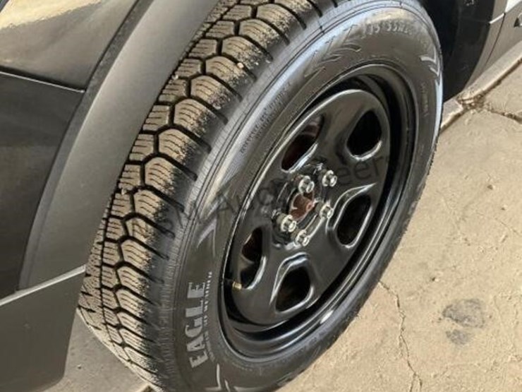 2016-ford-explorer-image-8