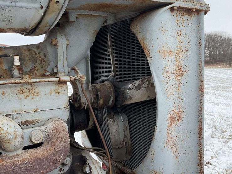 fordson-with-mounted-plow-image-17