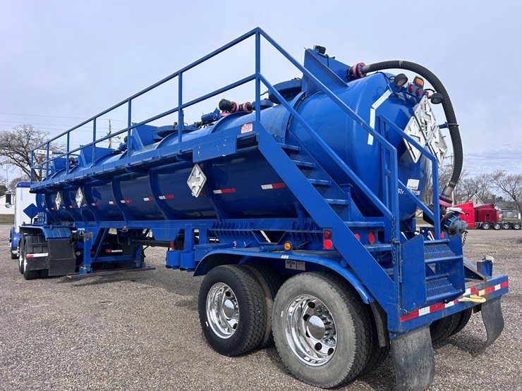 #1003-•-2017-worley-welding-works-tanker-trailer-image-3