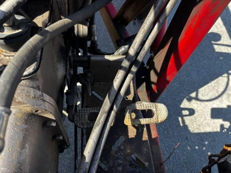 massey-ferguson-135-image-21