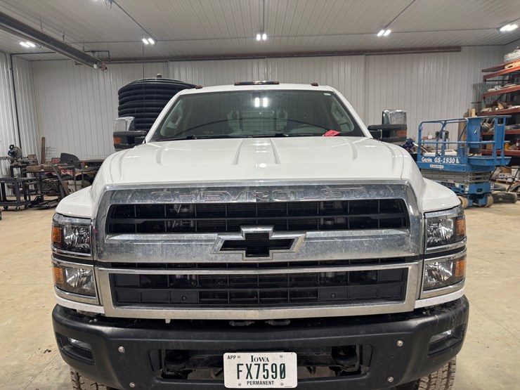 #2331-•-2022-chevrolet-5500-hd-flatbed-truck-image-6