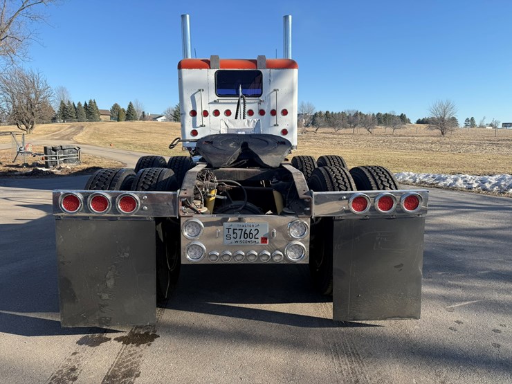 1974-peterbilt-359-image-7