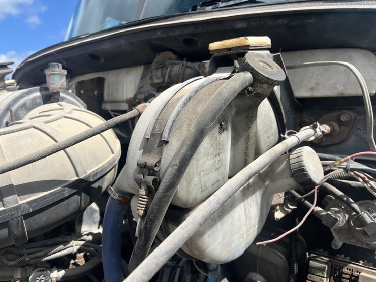 #1556-•-1999-mack-e7-460-day-cab-truck-tractor-image-28