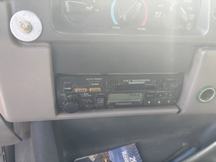 1999-sterling-l9513-image-32