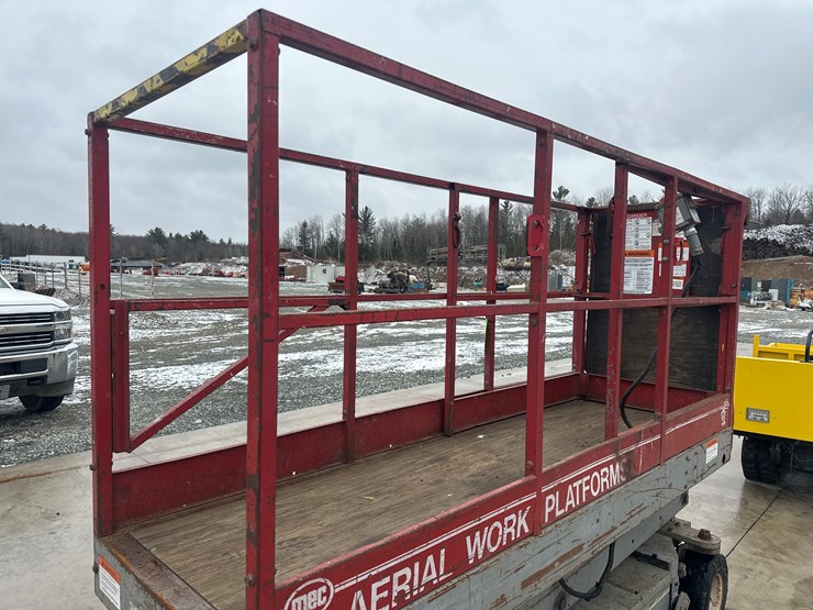 massey-ferguson-8-image-11