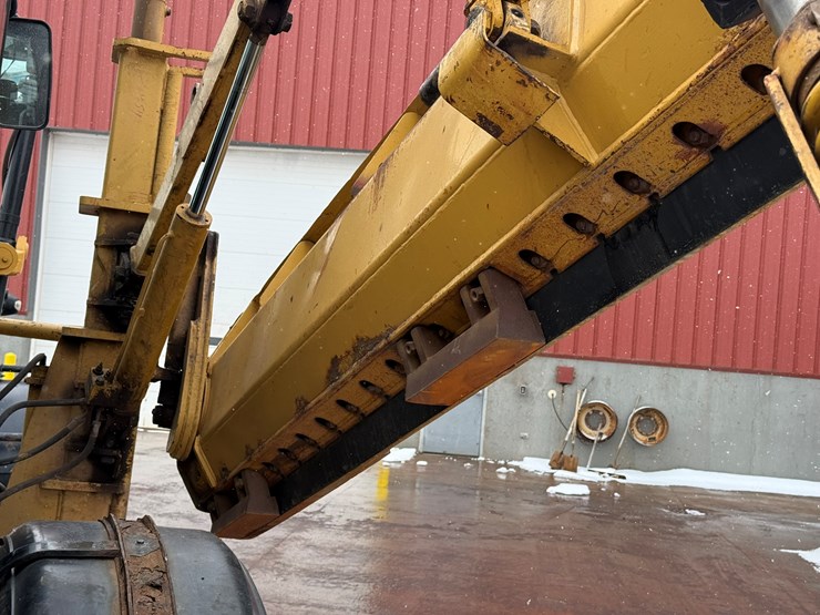 caterpillar-160m-image-56