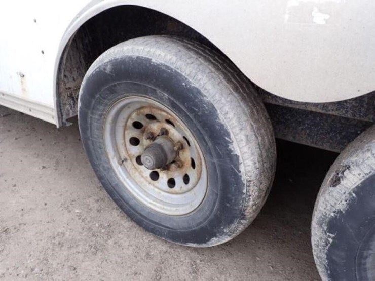 2011-car-mate-trailers-24-ft-t/a-enclosed-trailer-image-28