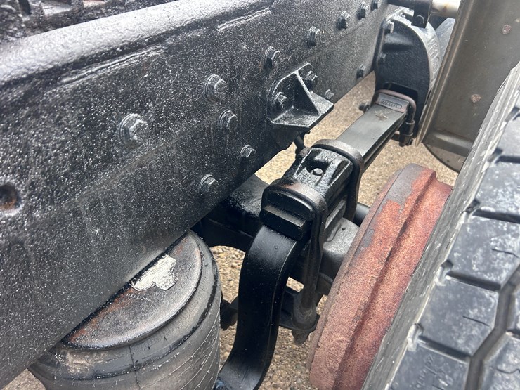 1999-peterbilt-379-image-41