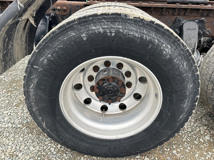 2017-massey-ferguson-8-image-89