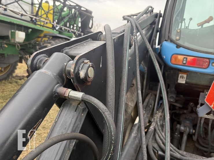 new-holland-tv140-image-21