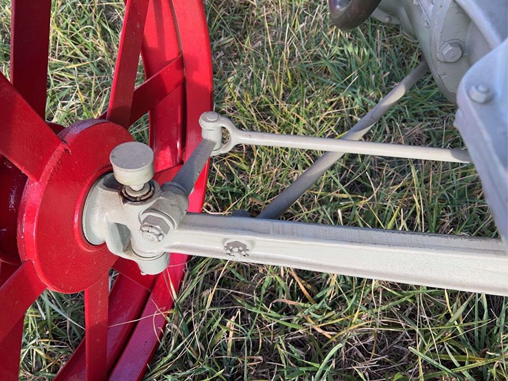 1923-fordson-tractor-image-17