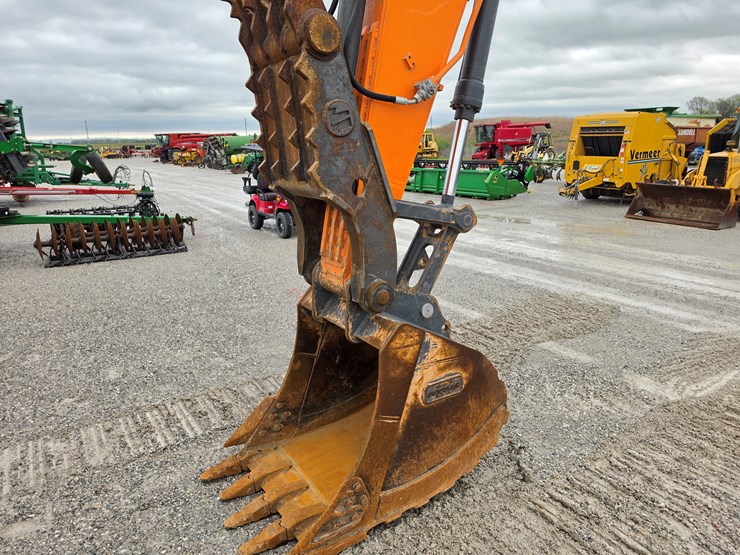 2022-doosan-dx225-lc-image-23