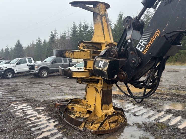 2017-tigercat-lx830d-image-23