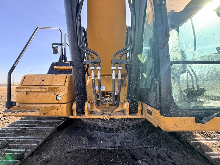 caterpillar-340-image-31