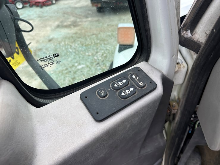 2007-international-7600-image-55