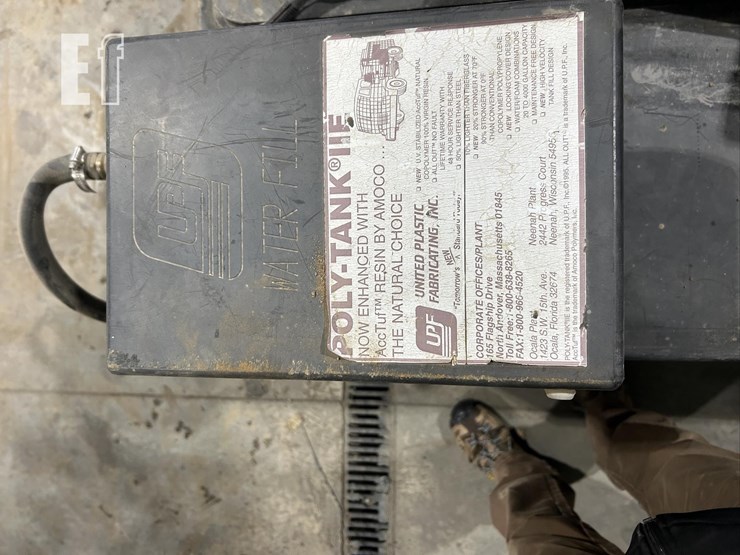 portable-water-tank-w/pump-image-13