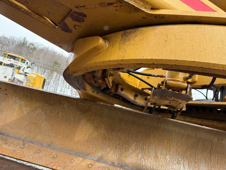 caterpillar-160m-image-25