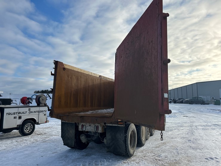 2005-international-7600-image-72