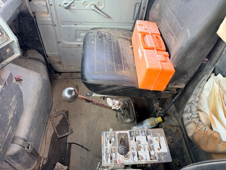 1988-mack-dm690s-image-60