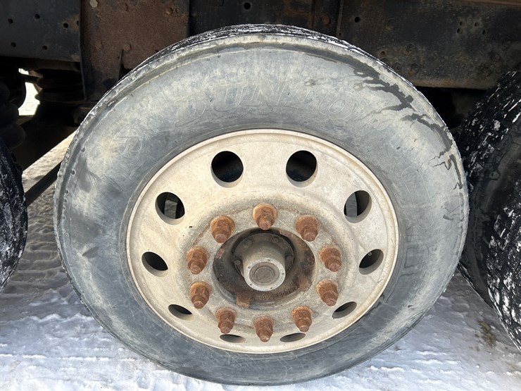 2005-international-7600-image-91