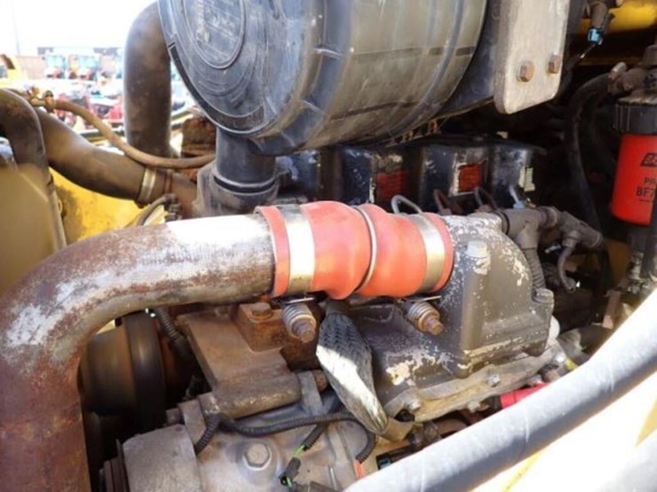 2012-new-holland-b95b-image-62