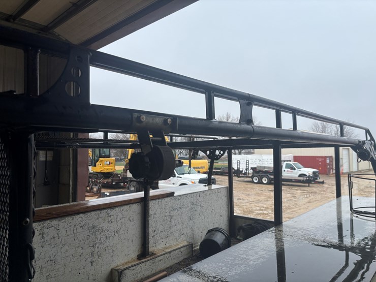 2013-chevrolet-3500-image-62