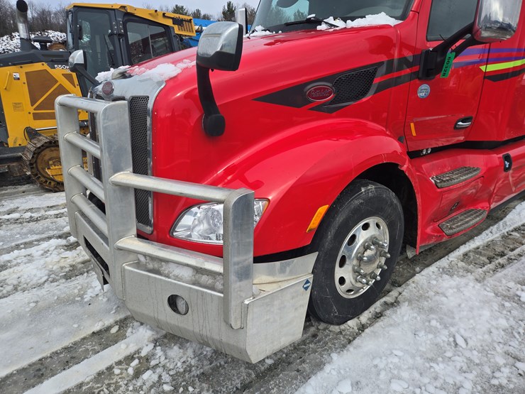 peterbilt-579-image-9