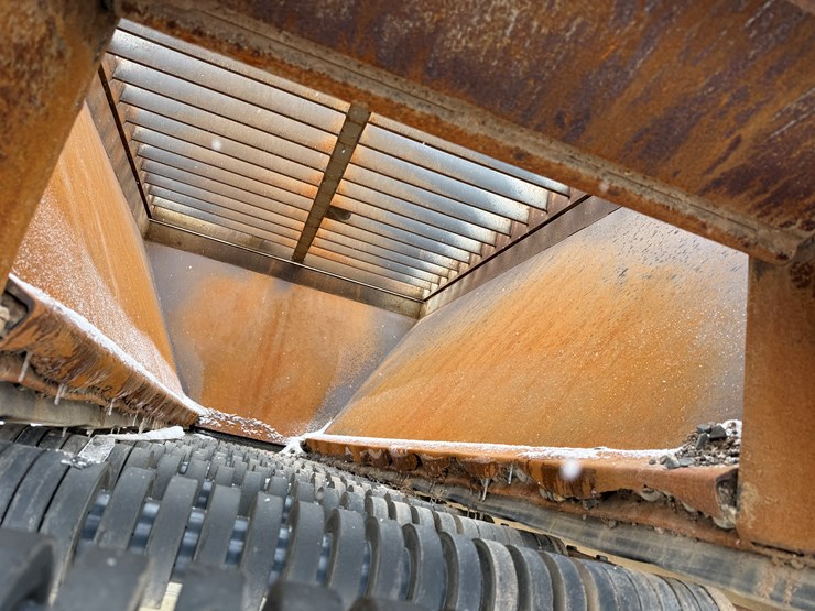 #2210-•-fabtek-14'x96"x128"-feeder-bin-image-19