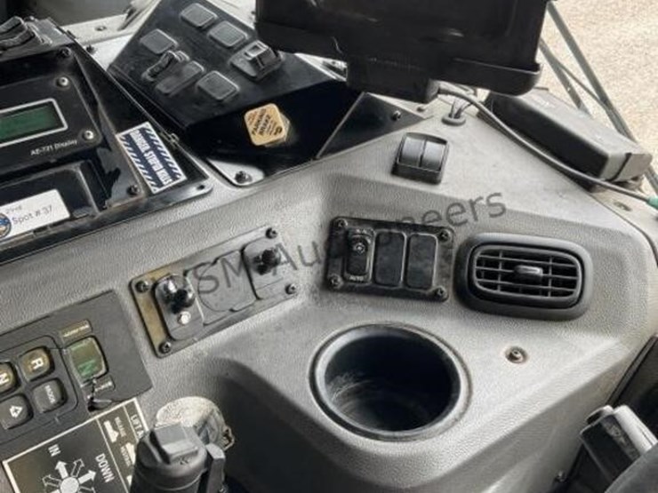 2018-peterbilt-520-image-21