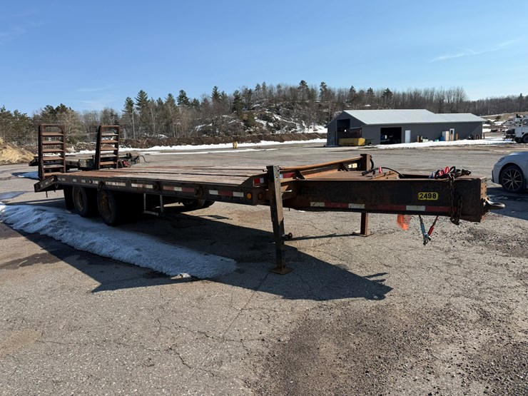 #1099-•-butler-26'-equipment-trailer-image-4