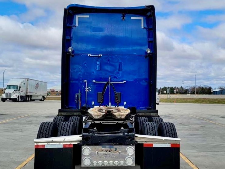 2018-kenworth-t680-image-4