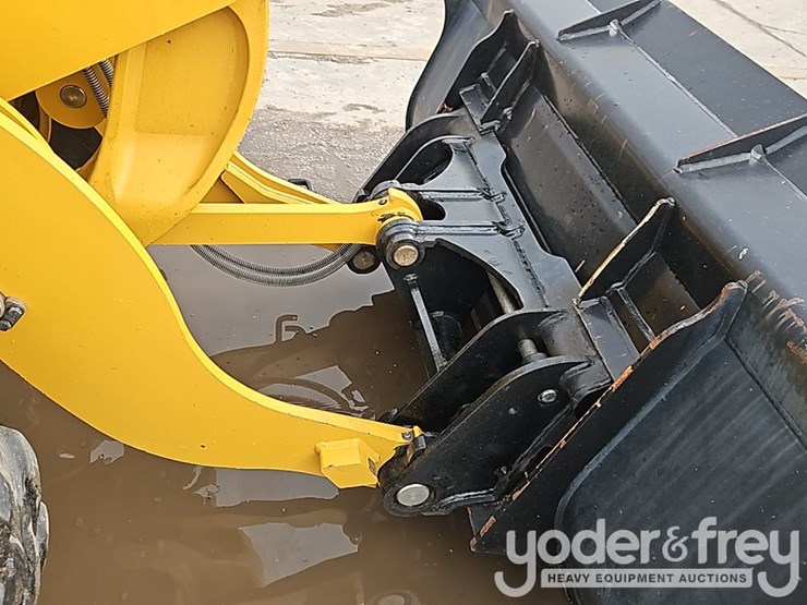 2016-caterpillar-907m-image-12