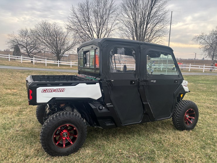 #2311-•-2023-can-am-hd-9-defender-xt-4x4-utv-image-4